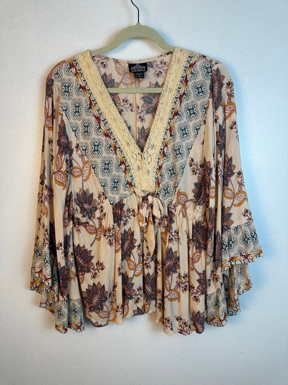 Angie boho floral tunic/top beige/maroon paisley print crochet lace v-neckline S